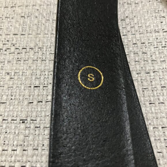 J. Crew Classic Belt in Italian Leather in Black with Gold Buckle Size Small F95 - Picture 8 of 9